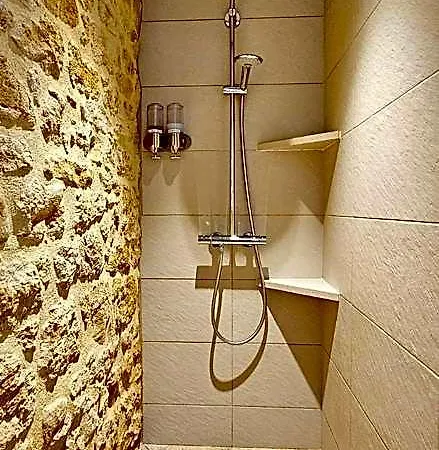 Le Petit Paradis 24 Hotel 3*