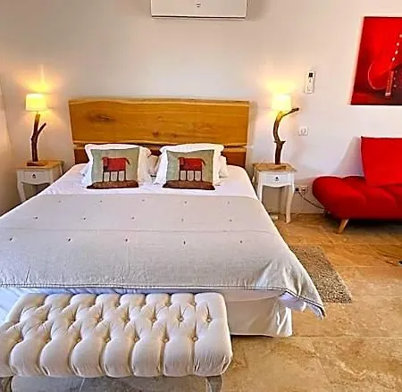 Le Petit Paradis 24 Hotel