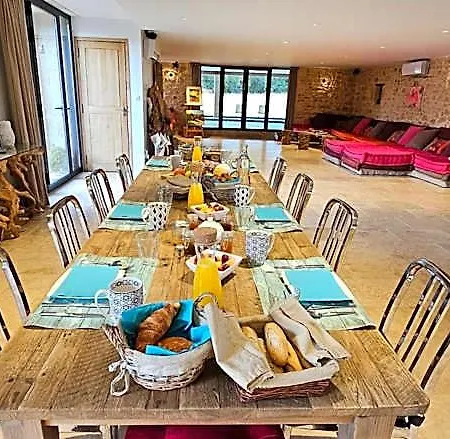 Le Petit Paradis 24 Hotel