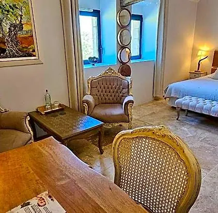 Le Petit Paradis 24 Hotel 3*